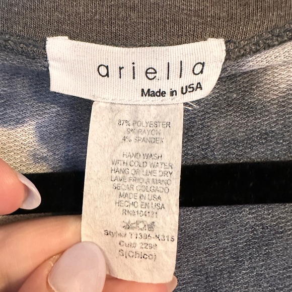 Ariella Long Sleeve shirt with ring like grommet sleeves - Picture 5 of 5